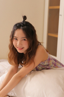 两腿间花蒂被吸得肿了视频